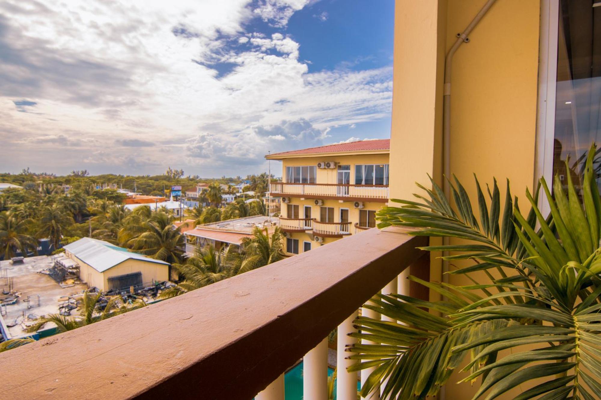 Tropical Palace Hotel San Pedro  Eksteriør bilde