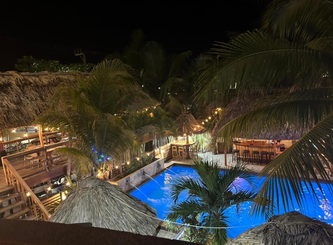 Tropical Palace Hotel San Pedro  Eksteriør bilde